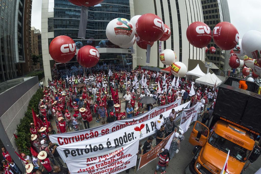 Preparativos para manifestação em SP. | Fernando Zamora/Futura Press/Folhapress