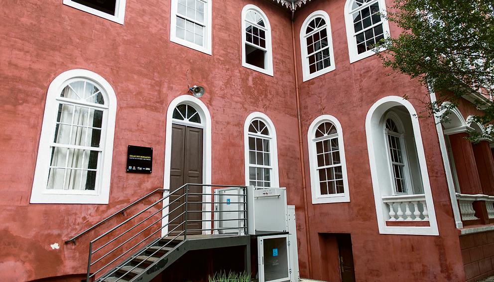 Construído no final do século 19 como residência, o Solar dos Guimarães teve diversos usos, como escola de música, colégio e hotel. Hoje, o espaço está sendo preparado para local de formação dos profissionais da FCC. | Fotos: Henry Milleo/Gazeta do Povo