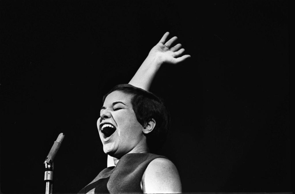 Elis Regina tinha 1,54 metro de altura, uma personalidade difícil e uma força vital contagiante. | Divulgação
