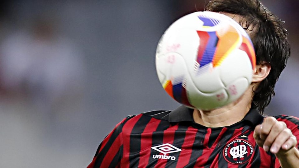 Sem balançar as redes em quatro jogos, o Atlético ainda não marcou gol com a equipe principal em 2015. | Albari Rosa/Gazeta do Povo