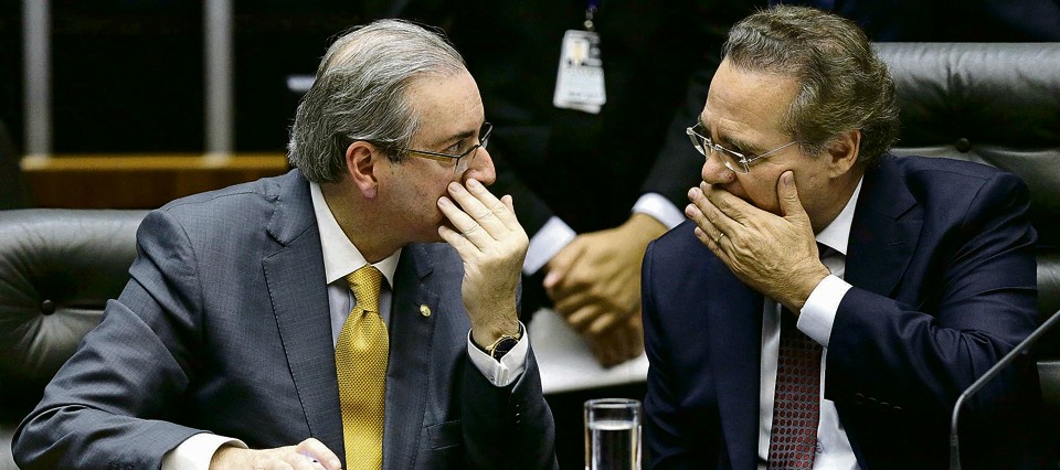 Eduardo Cunha com Renan Calheiros: presidente do Senado aderiu à confrontação ao governo liderada pelo presidente da Câmara dos Deputados. | Ueslei Marcelino/Reuters