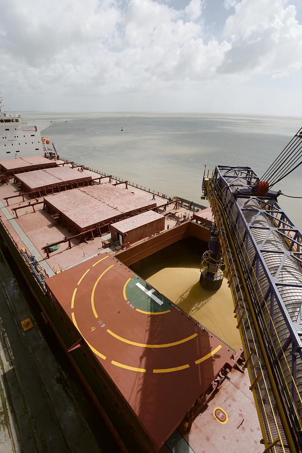 Primeiro carregamento a usar a nova estrutura foi realizado na última semana com navio que segue para a China. |