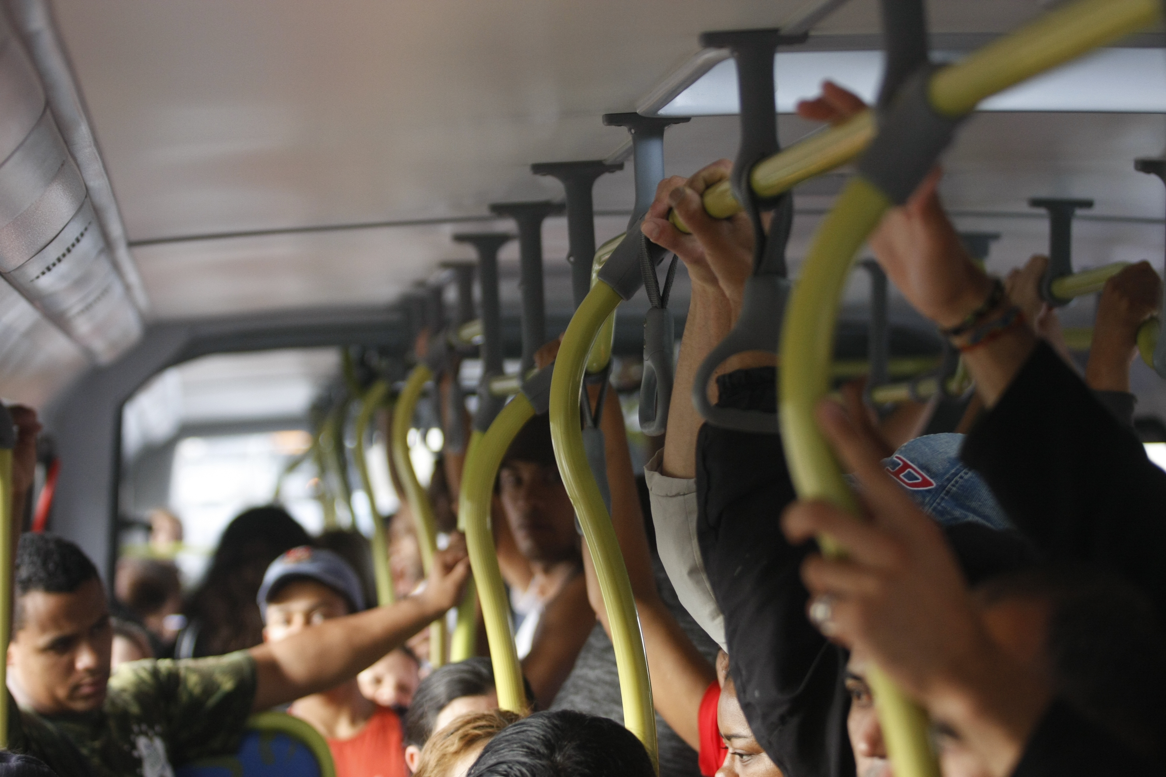 De acordo com a pesquisa, 35% dos entrevistados consideram o transporte público ruim | Daniel Derevecki/
Arquivo/Gazeta do Povo