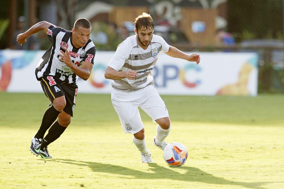 Netinho é um dos atletas que pode chegar ao Paraná para a Série B. | Antônio More/Gazeta do Povo