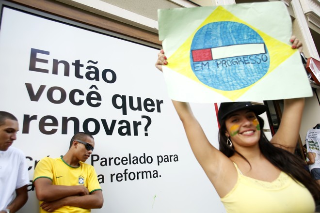 Ela e eles. | Marcelo Andrade/Gazeta do Povo