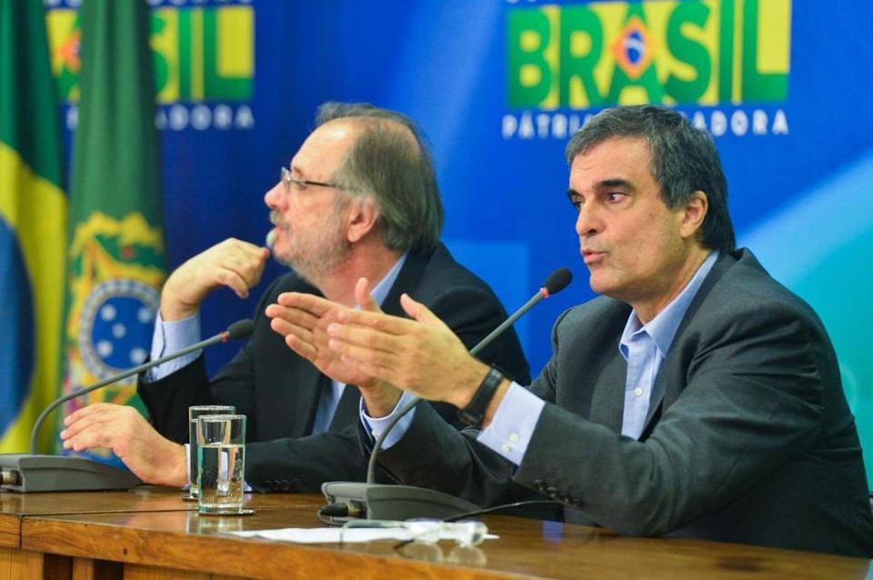 Os ministros Miguel Rossetto e José Eduardo Cardozo: governo ouve as ruas e está aberto ao diálogo. | José Cruz/Agência Brasil