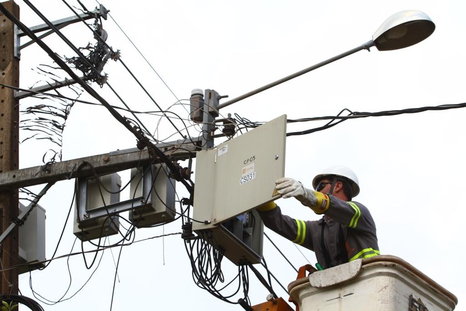 A prévia da inflação na região de Curitiba foi puxada para cima principalmente por causa das altas da tarifa de energia elétrica (14,89%) | Roberto Custódia/Jornal de Londrina