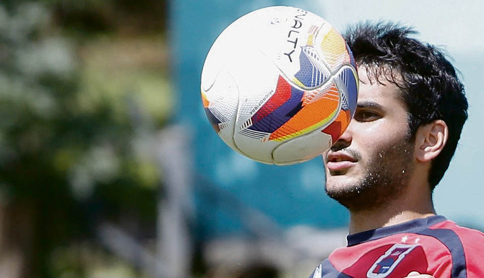 Lucas Sotero terá a missão de substituir o capitão e camisa 10 Lúcio Flávio na estreia tricolor. | Henry Milleo/Gazeta do Povo