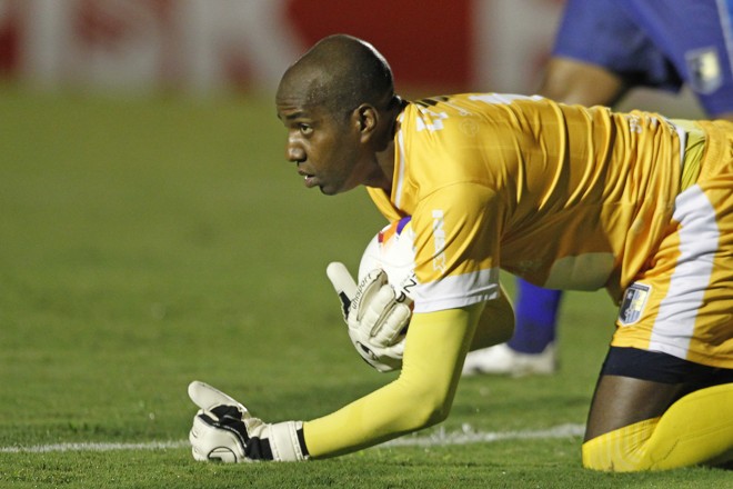 Experiente Edson Bastos foi o goleiro titular do Foz. | Antônio More/Gazeta do Povo
