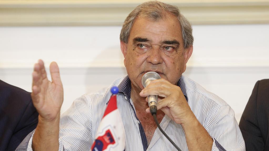 Luiz Carlos Casagrande, o Casinha, começou a fazer mudanças no Paraná para a disputa da Série B. | Daniel Castellano/Gazeta do Povo