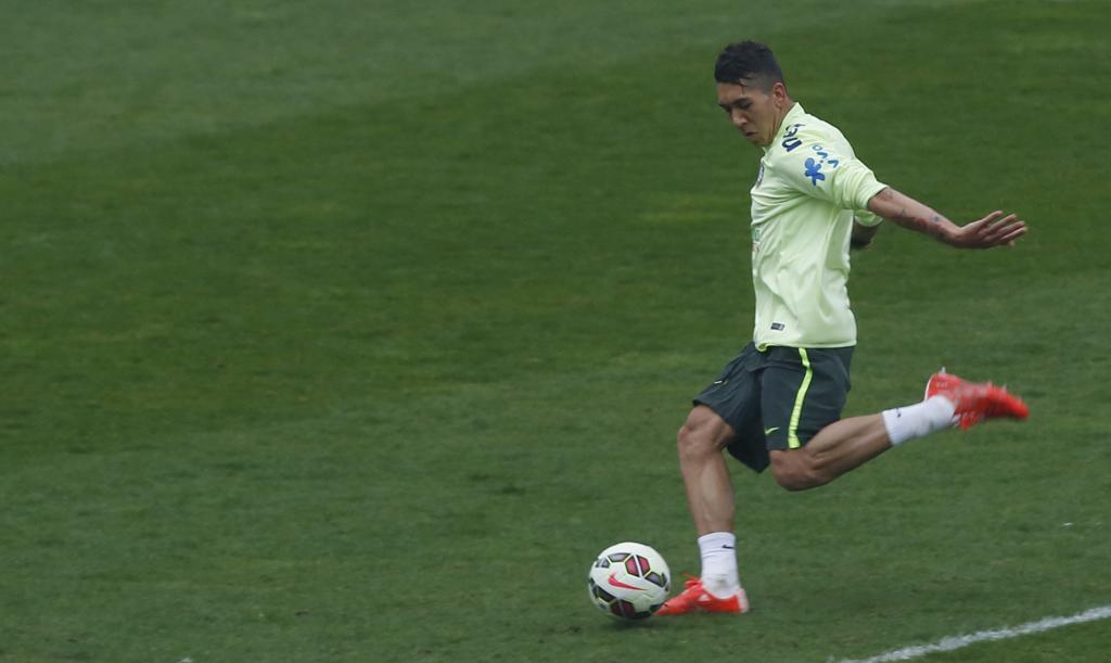O atacante Roberto Firmino, do Hoffenheim, treinou como titular ao lado de Neymar na linha de frente da seleção brasileira. | Bruno Domingos/Mowa Press