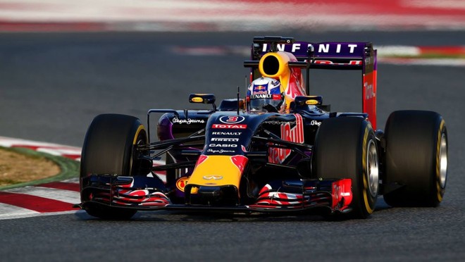 Durante as provas, a Red Bull mantém as cores tradicionais. | 