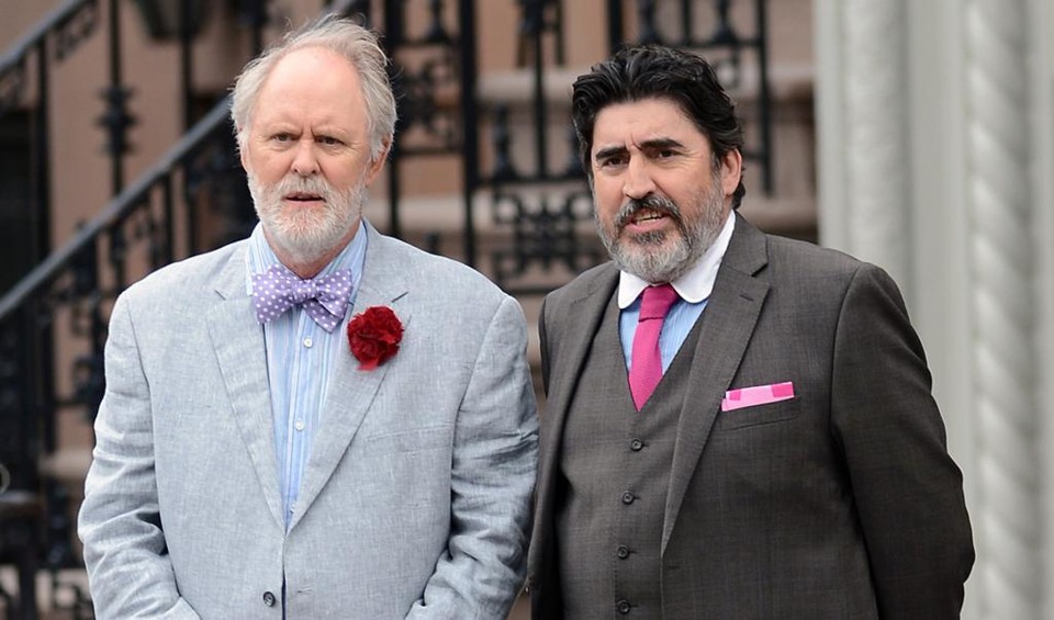 John Lithgow e Alfred Molina em cena do filme dirigido por Ira Sacks. | Divulgação