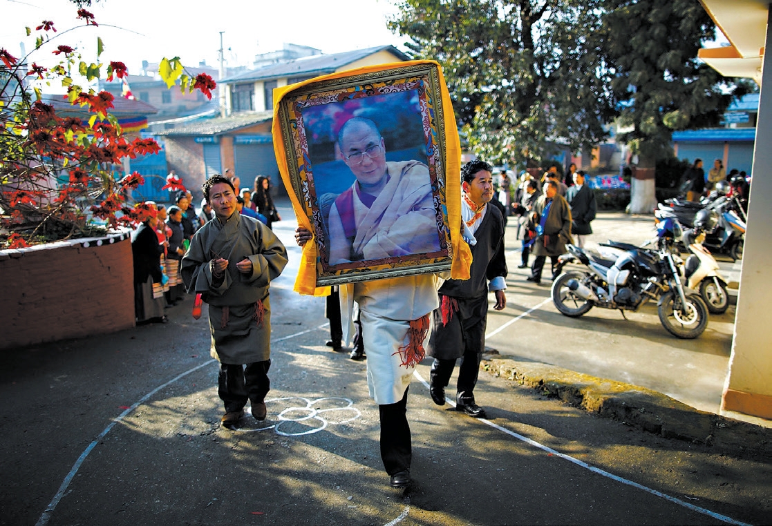 Um retrato do dalai-lama. Ele sugeriu que poderá não reencarnar | Navesh Chitrakar/Reuters