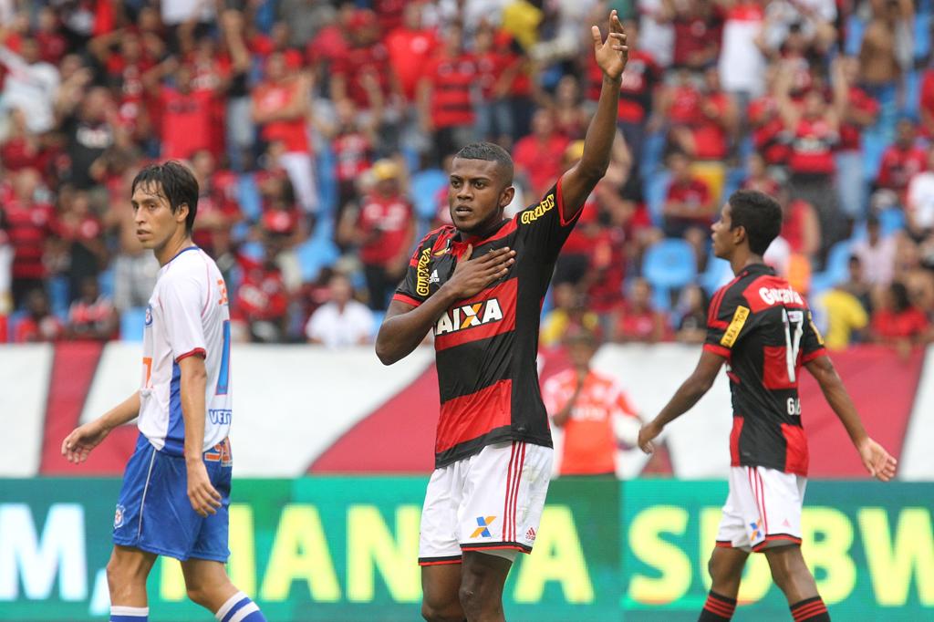 O ex-atleticano Marcelo comemora um dos seus dois gols contra o Friburguense, no Engenhão. | Gilvan de Souza / Flamengo