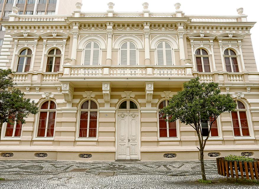 Nova fachada do museu, agora restaurada. Prédio é de 1890. | Fotos: Hugo Harada / Gazeta do Povo