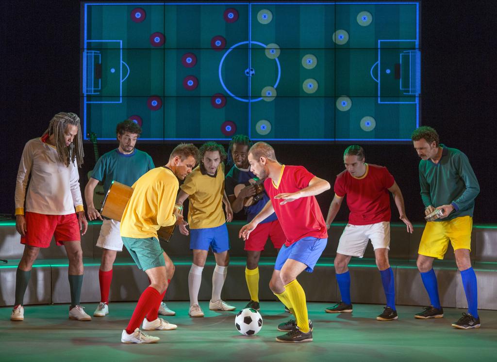 Espetáculo carioca tem o curitibano Gabriel Manita no elenco. | Leo Aversa/Divulgação