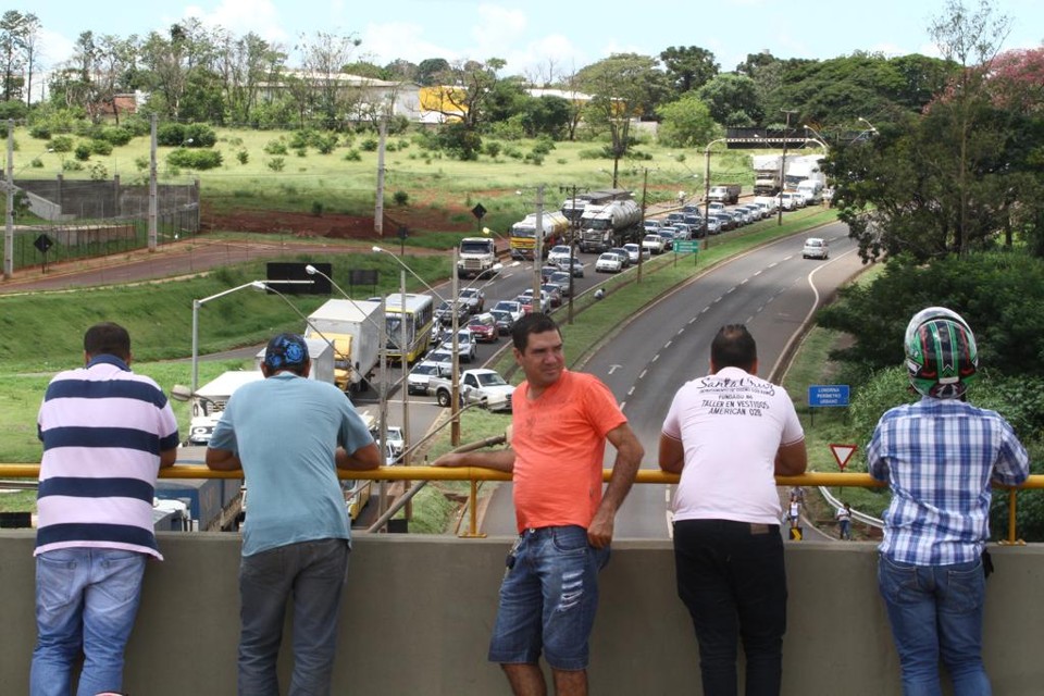 Número de bloqueios nas estradas chegou a 59 nesta quinta-feira no Paraná. | Roberto Custodio/Jornal de Londrina