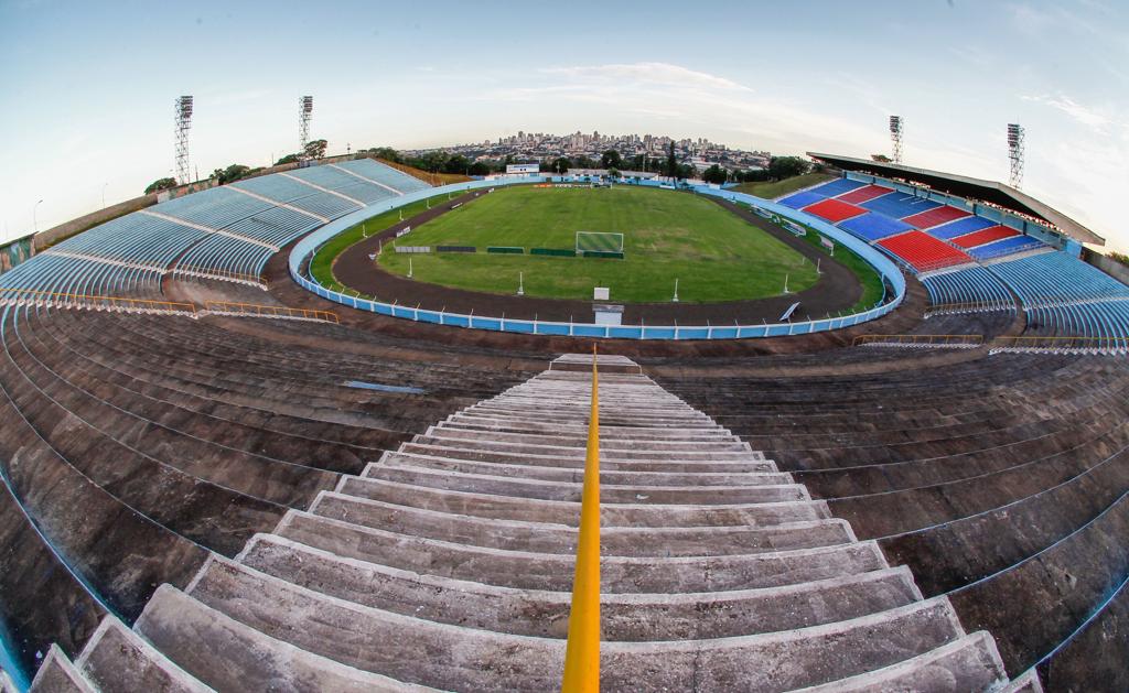 Estádio do Café é o palco do jogo mais emblemático da rodada, com a disputa do Atlético para fugir do Torneio da Morte, diante do Londrina. | Daniel Castellano / AGP