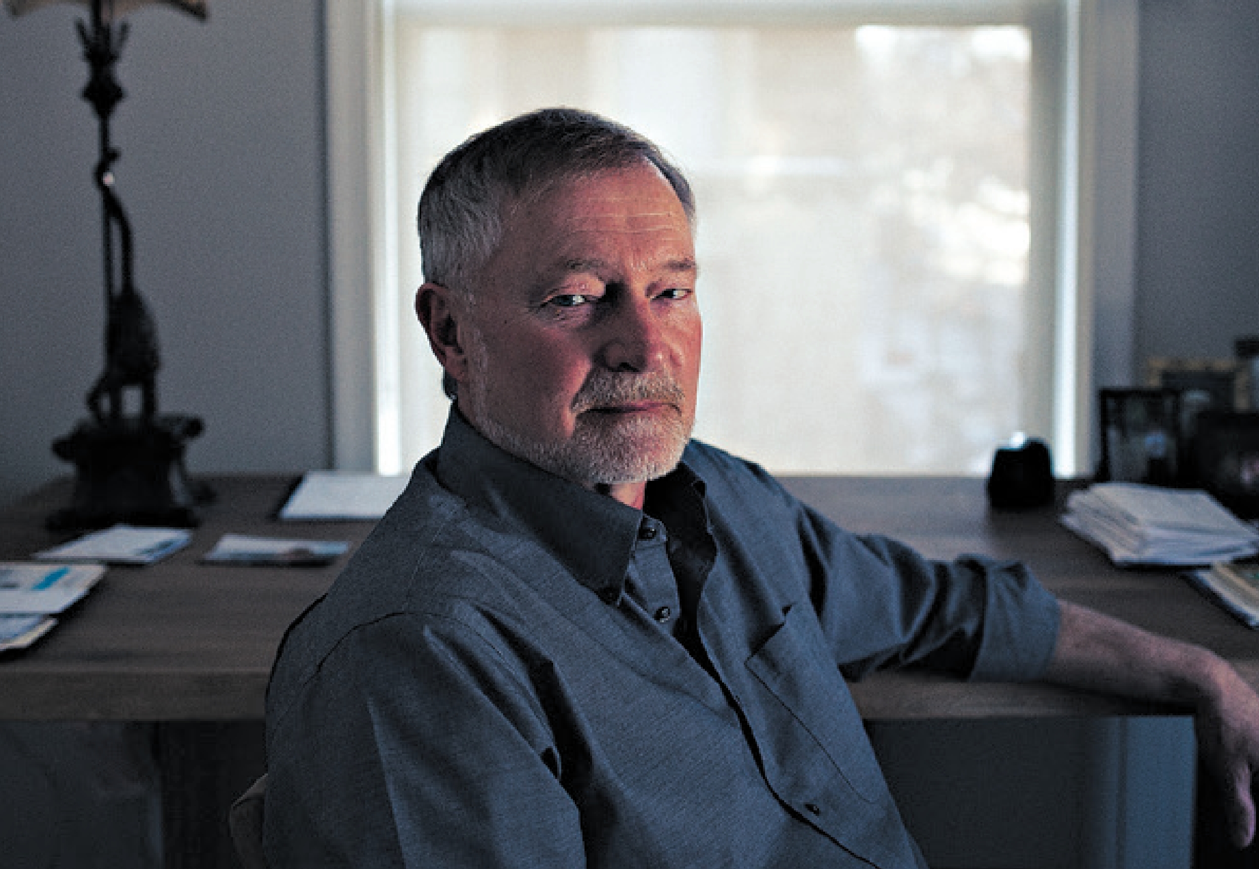 Erik Larson coletou documentos sobre a destruição do “Lusitania”, em 1915, por um submarino alemão | Patricia Wall/The New York Times