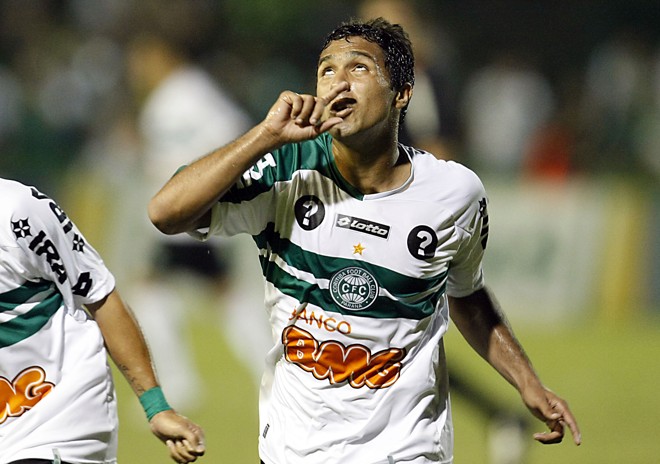 Na goleada por 4 a 0 sobre o Caxias, o meia Davi também deixou o dele. | Hedeson Alves/Gazeta do Povo