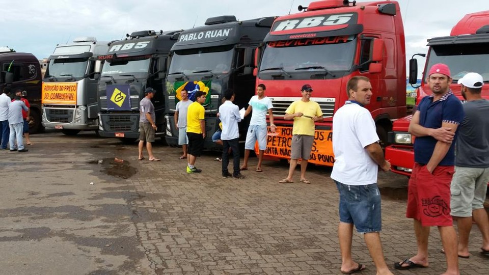 Caminhoneiros começaram a chegar em Brasília para protestar na Esplanada dos Ministérios. | Válter Campanato/Agência Brasil