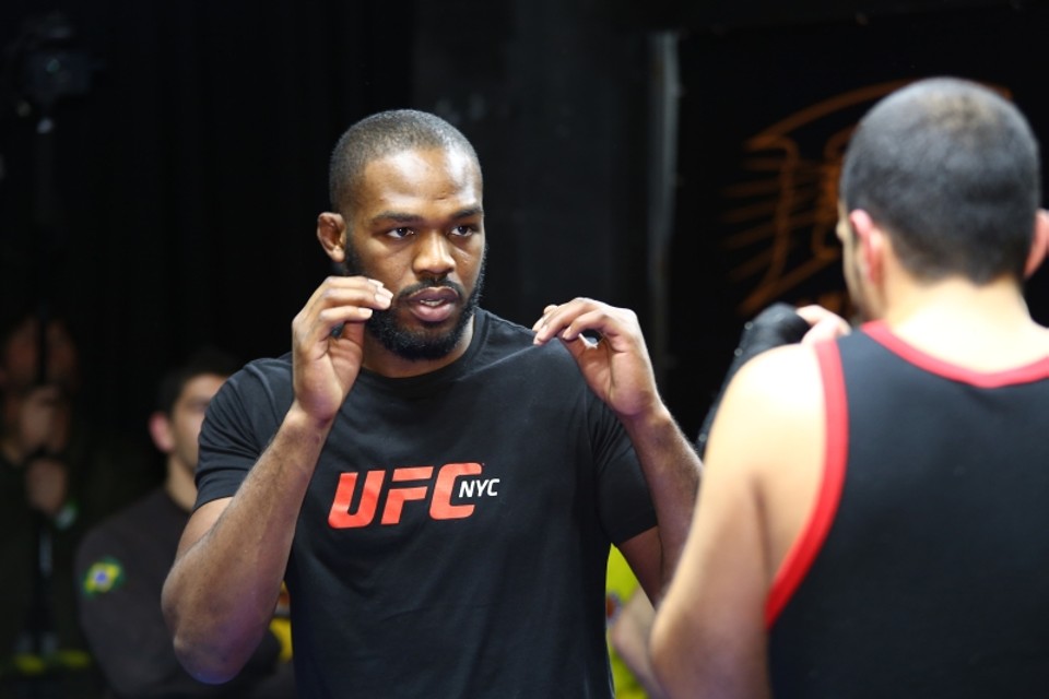 O campeão dos meio-pesados, Jon Jones diz que não condena o brasileiro pelo que aconteceu . | /