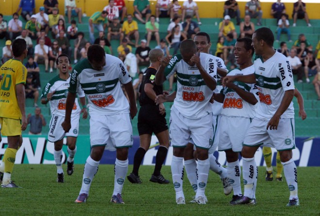 A estreia do Coxa na Copa do Brasil de 2011 foi contra o Ypiranga-RS: vitória alviverde por 1 a 0 com gol de Jonas. | Edson Crasto/Futura Press