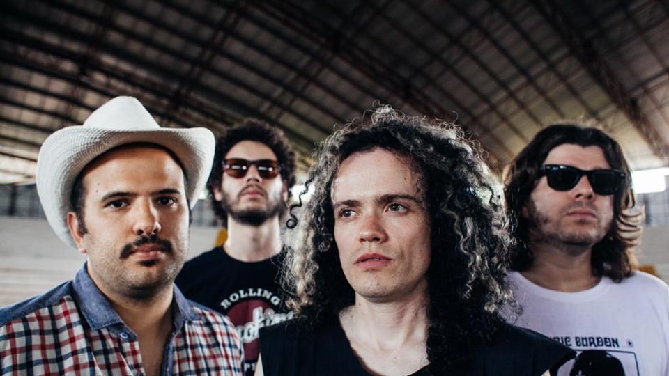 Banda do vocalista Igor Filus (centro) lançou álbum  duplo em 2014. | Alexandre Maichrowicz/Divulgação
