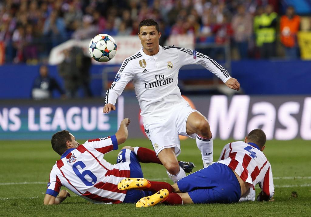 Cristiano Ronaldo não conseguiu passar pela defesa do Atlético de Madrid. | Alberto Martín/EFE