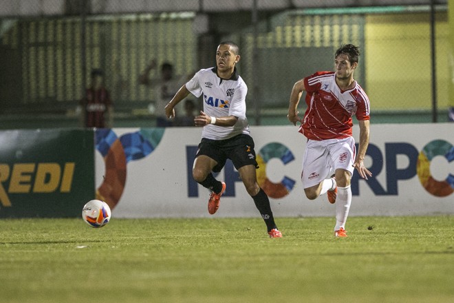 Marcos Guilherme manteve seu rendimento mediano das últimas partidas. | Marcelo Andrade/Gazeta do Povo