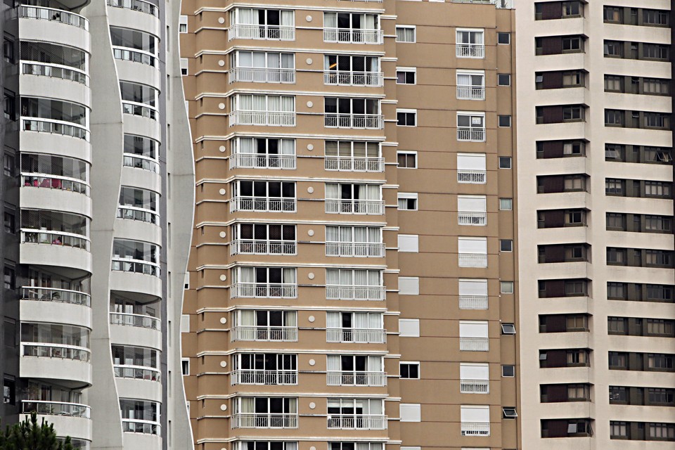 Imóvel fica alienado até o pagamento do empréstimo e pode ir a leilão caso o dono não honre a dívida. | Albari Rosa/Gazeta do Povo