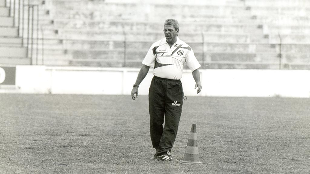 Sérgio Cosme era o técnico do Atlético na goleada sofrida para o Coritiba por 5 a 1 em 1995. | Arquivo/GPRCom