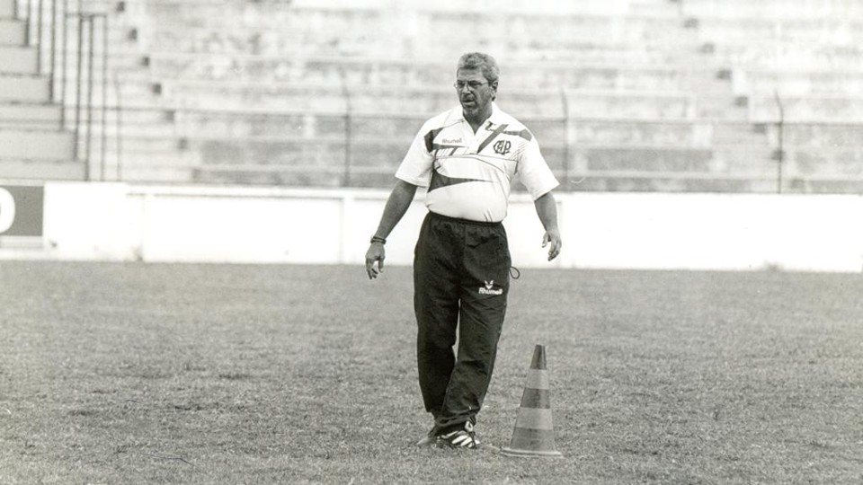Sérgio Cosme era o técnico do Atlético na goleada sofrida para o Coritiba por 5 a 1 em 1995. | Arquivo/GPRCom
