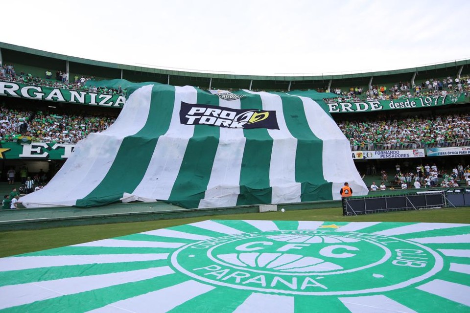 Coritiba espera o maior público do campeonato na semifinal contra o Londrina. | Giuliano Gomes/Tribuna