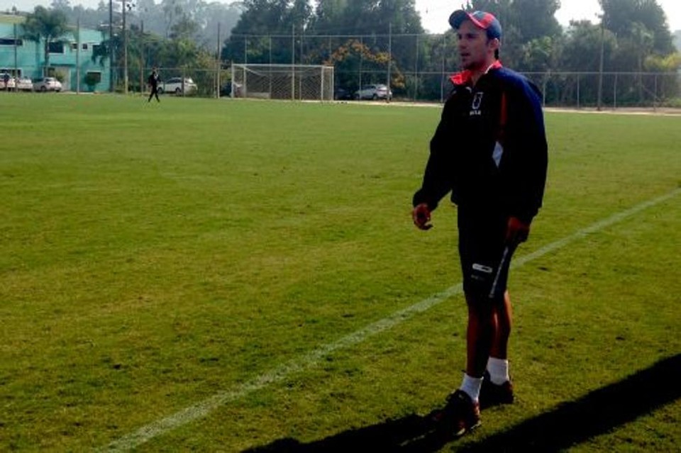 Fernando Miguel assumiu interinamente o comando do Paraná enquanto substituto de Luciano Gusso não é anunciado. | Divulgação/Paraná