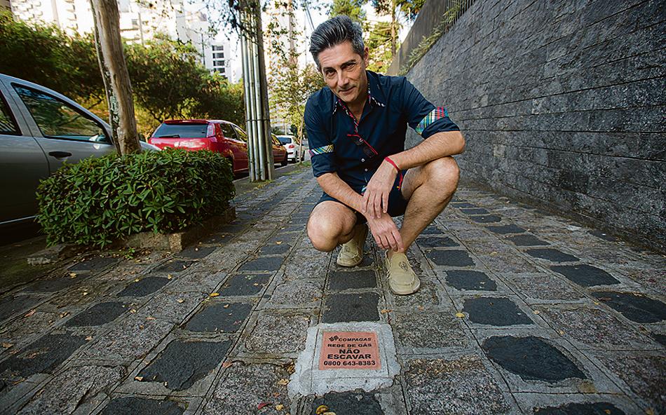 O síndico Marco Laureanti fez a migração para gás natural nos dois prédios que ele administra. | Brunno Covello/Gazeta do Povo