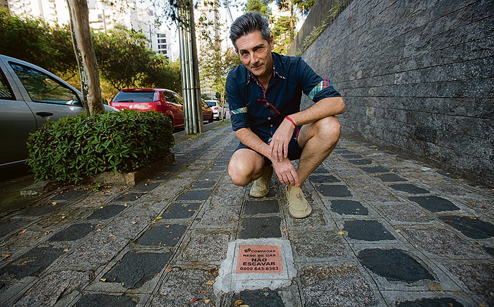 O síndico Marco Laureanti fez a migração para gás natural nos dois prédios que ele administra. | Brunno Covello/Gazeta do Povo