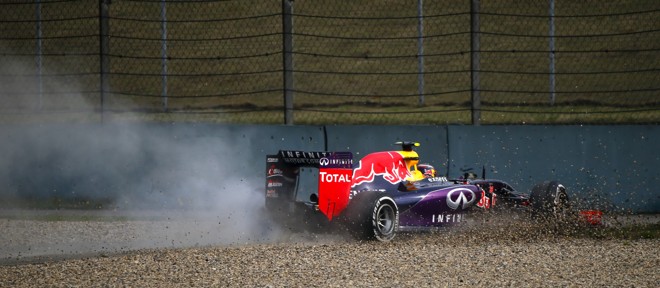 O russo Daniil Kvyat estava rodando sempre entre os seis primeiros nos treinos livres, mas escapou para a brita e abandonou as atividades. | Carlos Barria /Reuters