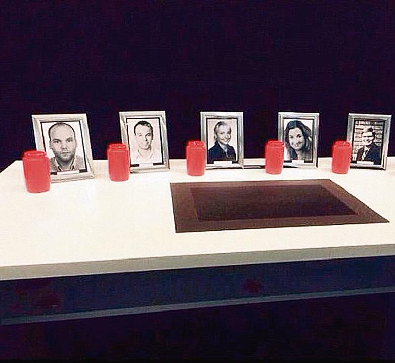 Homenagem no aeroporto de Düsseldorf | Reprodução / North Downs Picture Agency/Daily News