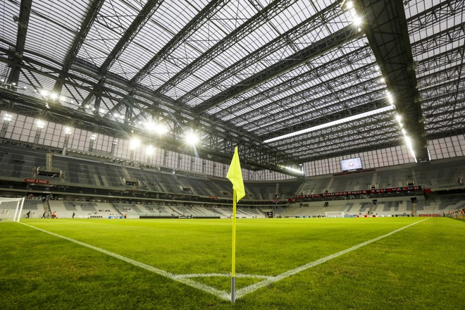 Novamente o teto retrátil esteve fechado para um jogo do Atléti co. | Brunno Covello/Gazeta do Povo