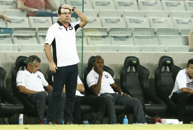 Enderson Moreira disse que não é mágico para consertar o Atlético da noite para o dia. | Hugo Harada/Gazeta do Povo