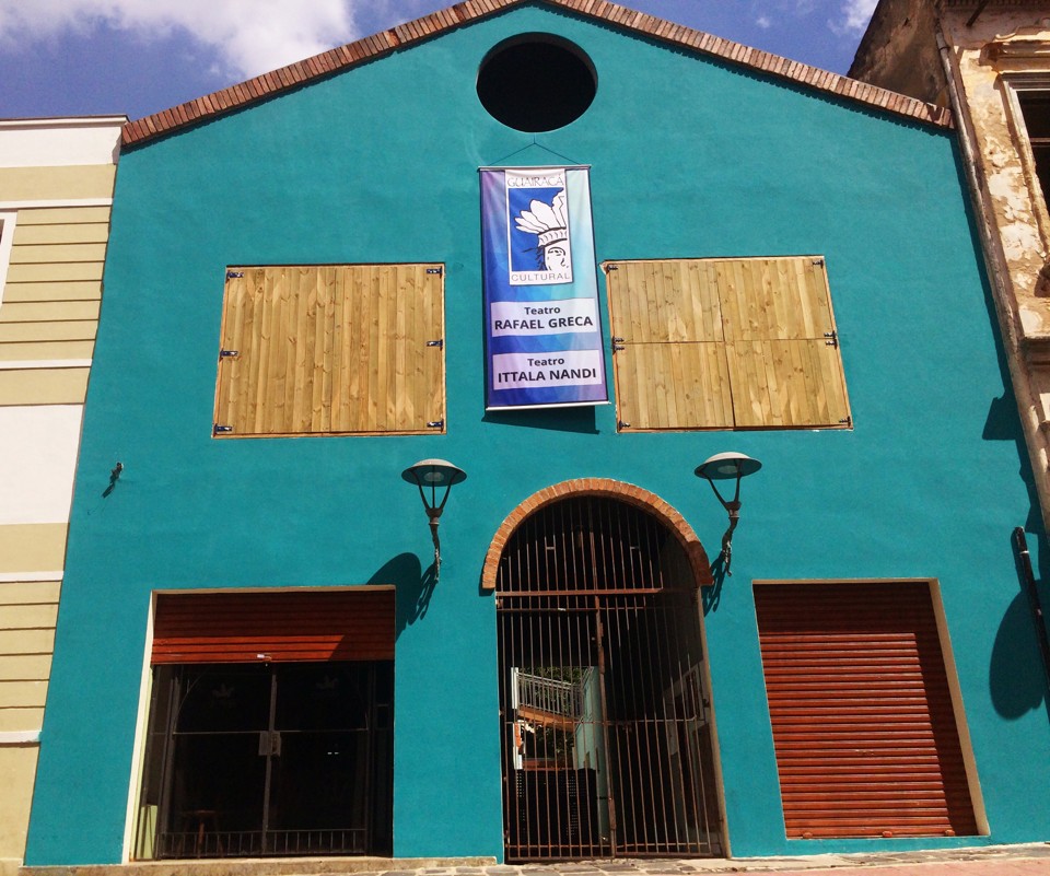 Teatro Rafael Greca ficará pronto em junho, mas já recebeu uma peça no mês passado. | Henry Milléo/Gazeta do Povo