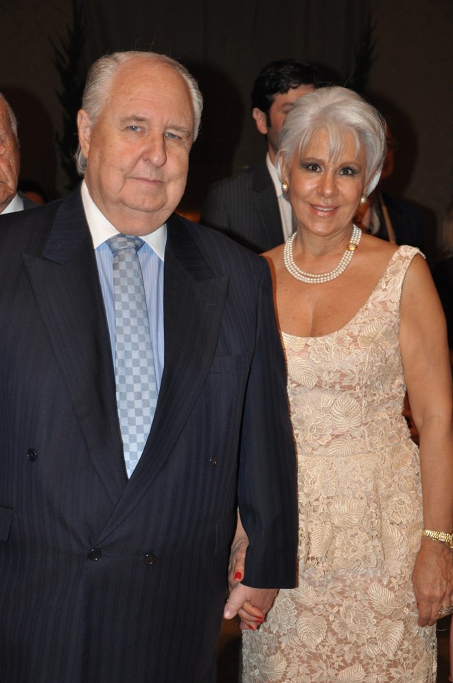 Personagens que acrescentam, compondo o “the best social”, os estimados Rubens e Regina Pinho, ele ex-presidente do Graciosa Country Club. | Ângela de Mello
