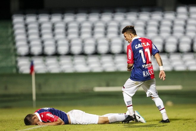 Rossi lamenta a chance perdida no ataque tricolor. | Brunno Covello/Gazeta do Povo