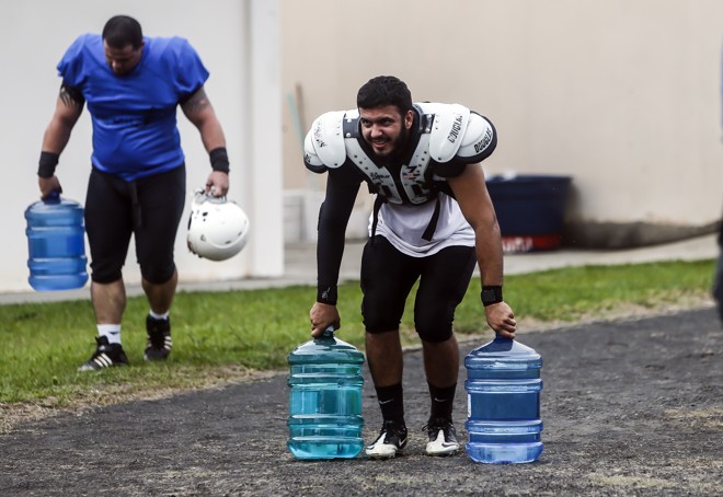 Seleção Brasileira de Futebol Americano fazendo um treinamento intensivo no feriado de Tiradentes na Unicentro em Irati, interior do Paraná. Seleção se prepara para a primeira participação do Brasil na Copa do Mundo de Futebol Americano. | Albari Rosa/gazeta do povo