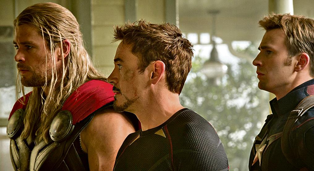 Thor (Chris Hemsworth, à esquerda), é o campeão de piadas: filme é adrenalina do começo ao fim. | Jay Maidment/Marvel