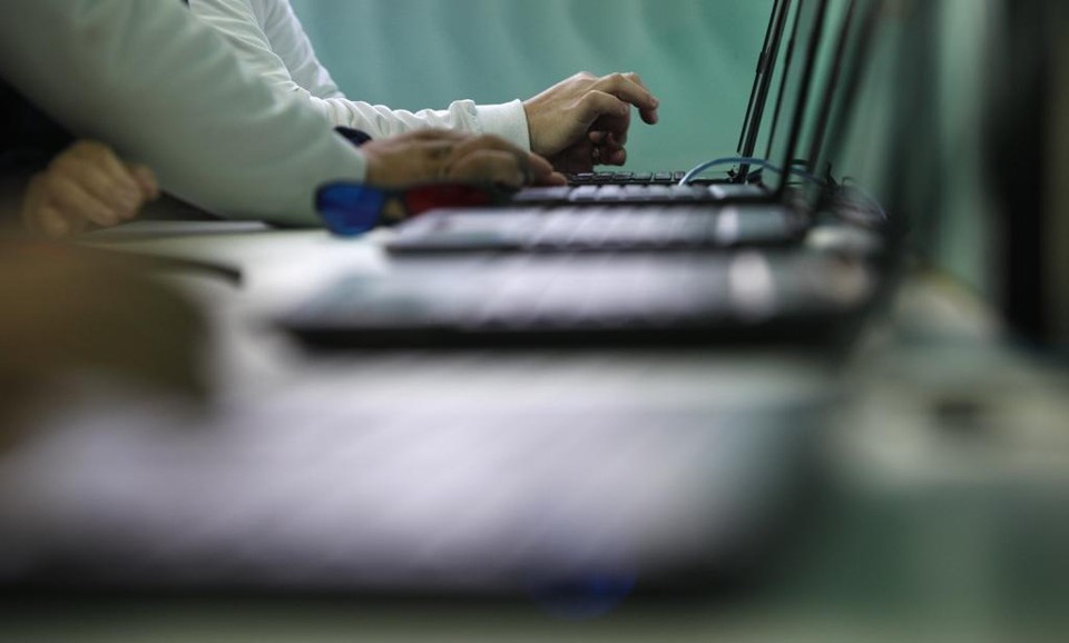 Dezenas de entradas de dados, incluindo se os trabalhadores violam regras de negociação pessoal ou se desrespeitam os limites de risco do mercado, serão ingressadas no software | Jonathan Campos/Gazeta do Povo