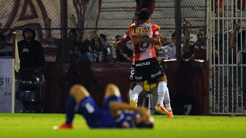 Cruzeiro não conseguiu se impor e perdeu por 3 a 1 para o Huracán, em Buenos Aires. | Juan Boncoroni/EFE