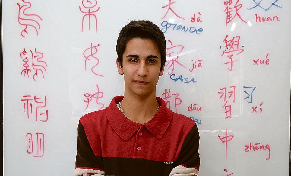 Vitor Cezar de Paula, 16 anos, estuda a língua há um ano e meio. Interesse veio da filosofia oriental. | Ivonaldo Alexandre/Gazeta do Povo